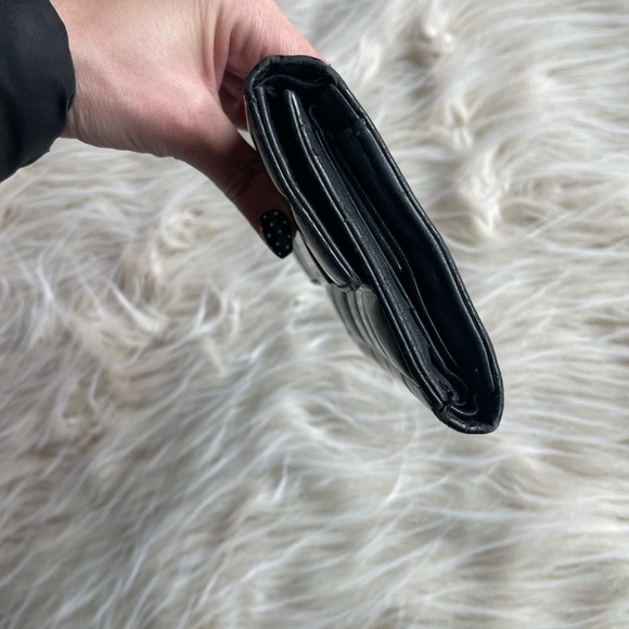 Chanel Leather Chocolate Bar Quilted Tri-Fold Wallet Black - Picture 10 of 12